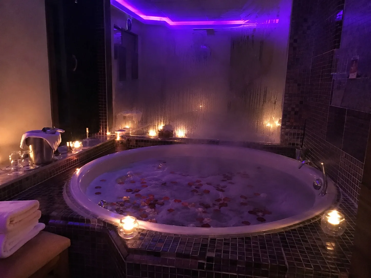 Hamam jakuzi bölümü — Lila Spa, Silivri misafirlerine hizmet veren salon