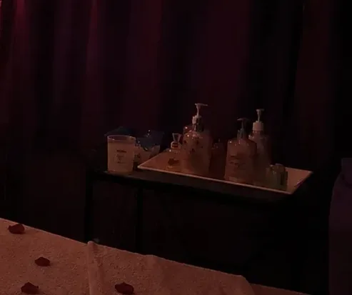 Masaj odasındaki yağ tepsisi — Lila Spa, Silivri misafirlerine hizmet veren salon